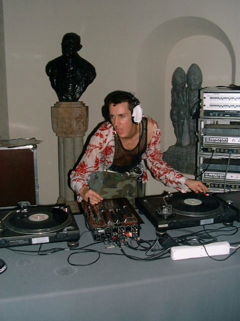 dj2